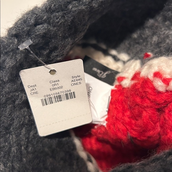 J. Crew NWT Chunky Knit Bobble Beanie in Stripe - Picture 3 of 3